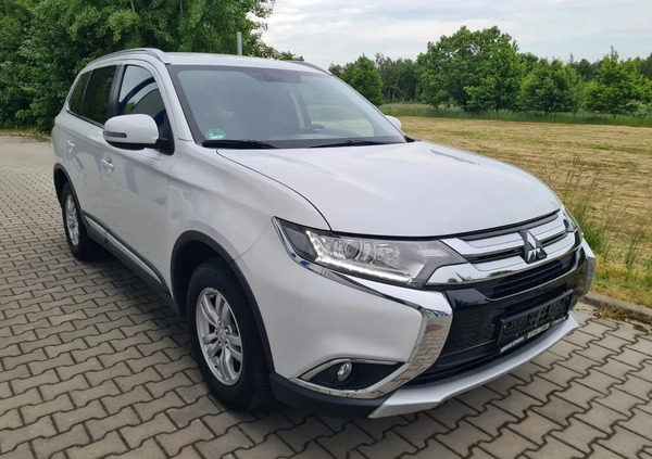 Mitsubishi Outlander cena 68900 przebieg: 120000, rok produkcji 2016 z Radłów małe 137